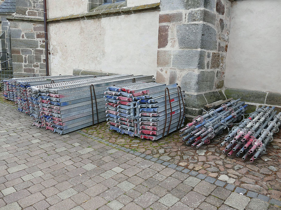 Einrüstung des Kircheninnenraumes (Foto: Karl-Franz Thiede)